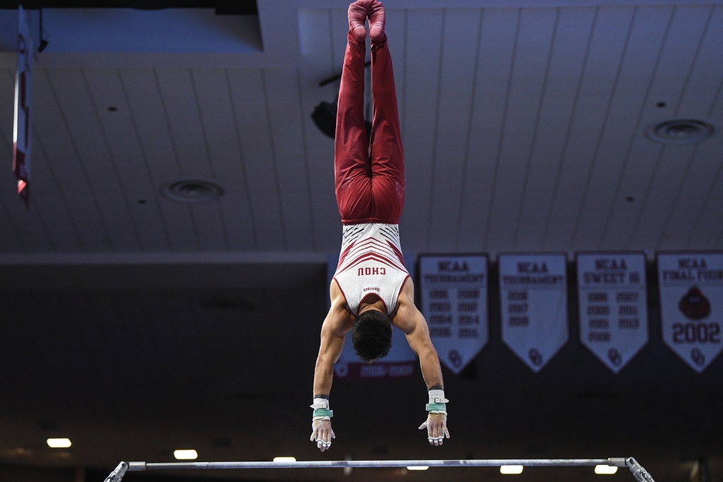 Stanford's J.R. Chou competes on high bar during the 2022 NCAA Men's Gymnastics Championships.